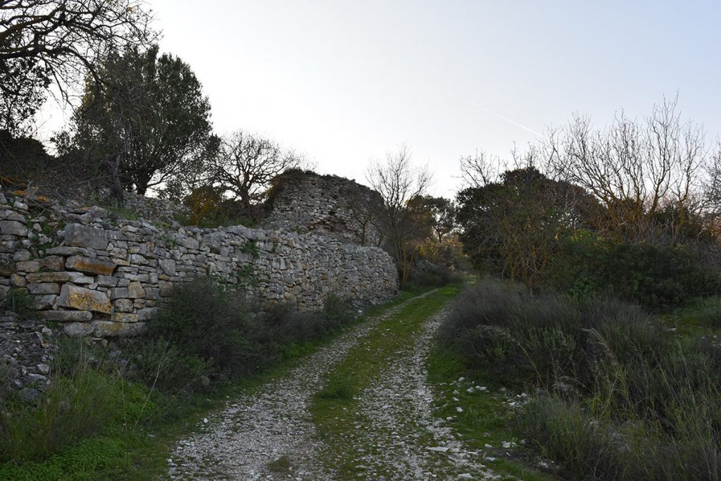 Walking around the old Katarraktis village in Chios