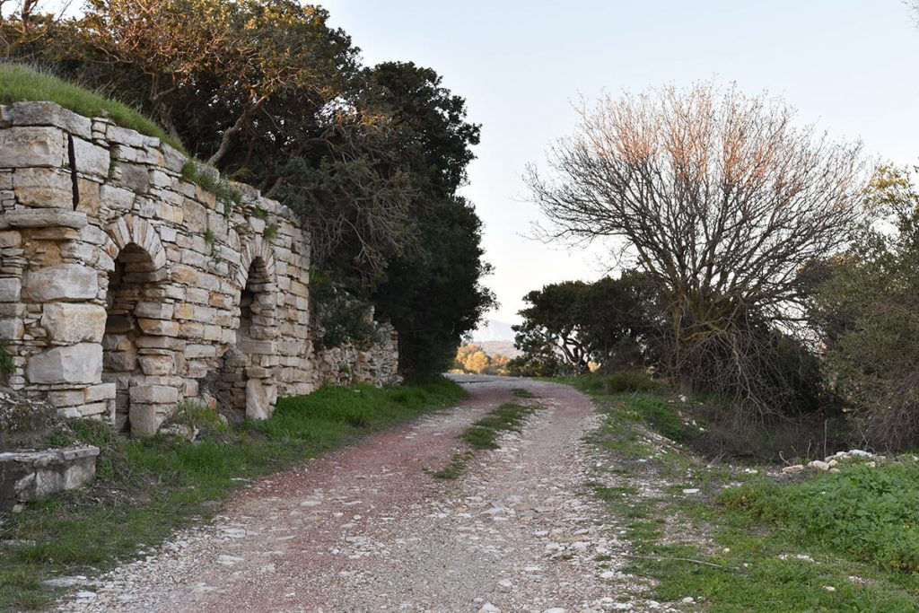 Walking around the old Katarraktis village in Chios